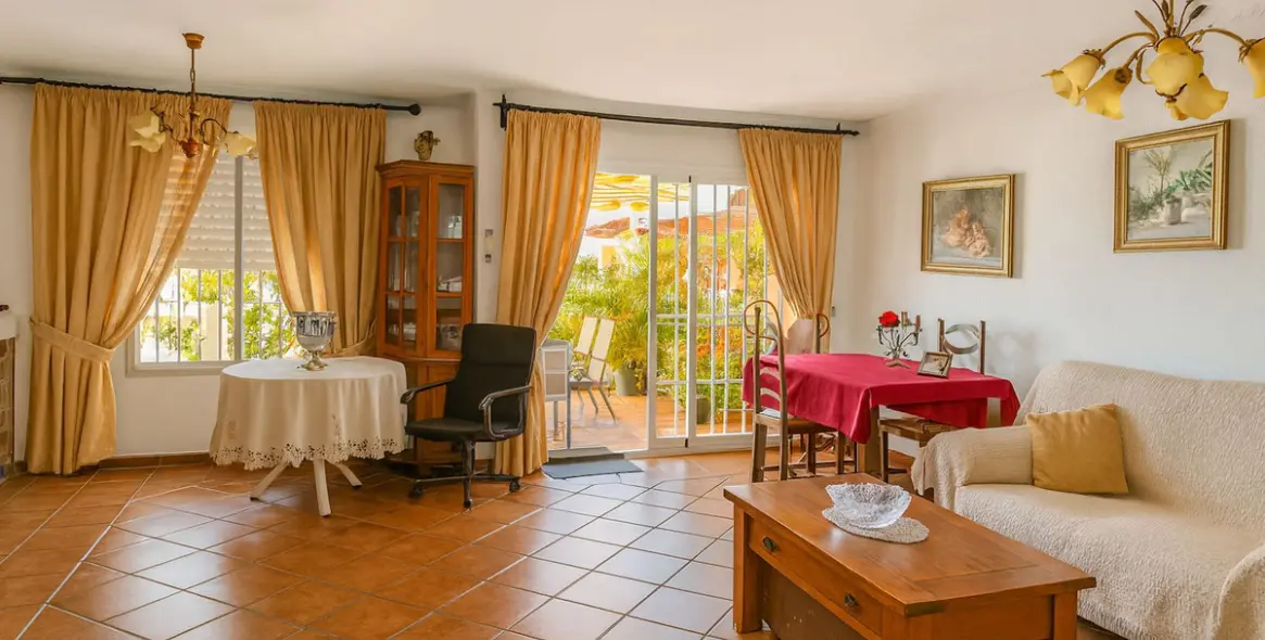 Sale of townhouse in Diana Park 9