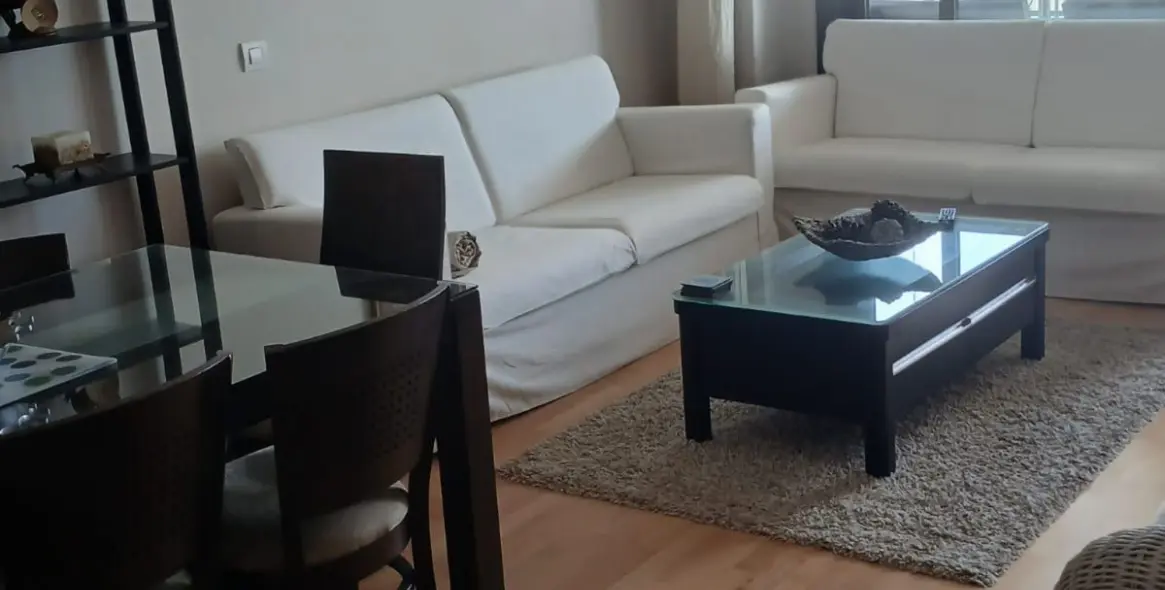 Sale of middle floor apartment in Estepona 2