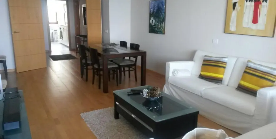 Sale of middle floor apartment in Estepona 3