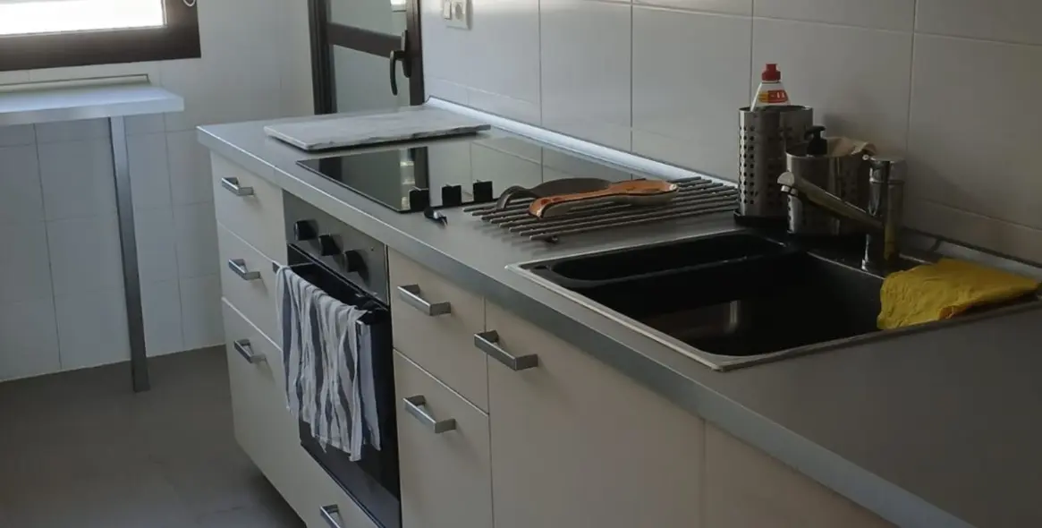 Sale of middle floor apartment in Estepona 5