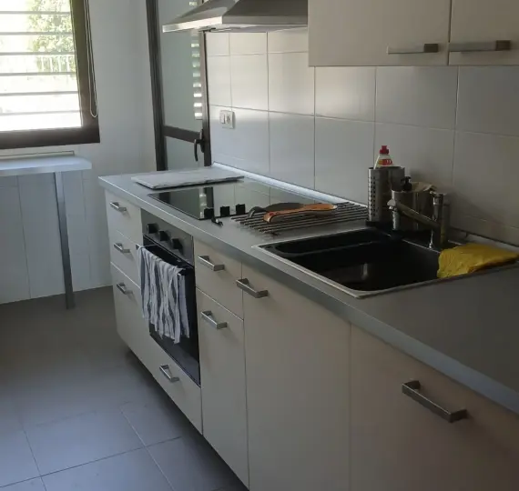 Sale of middle floor apartment in Estepona