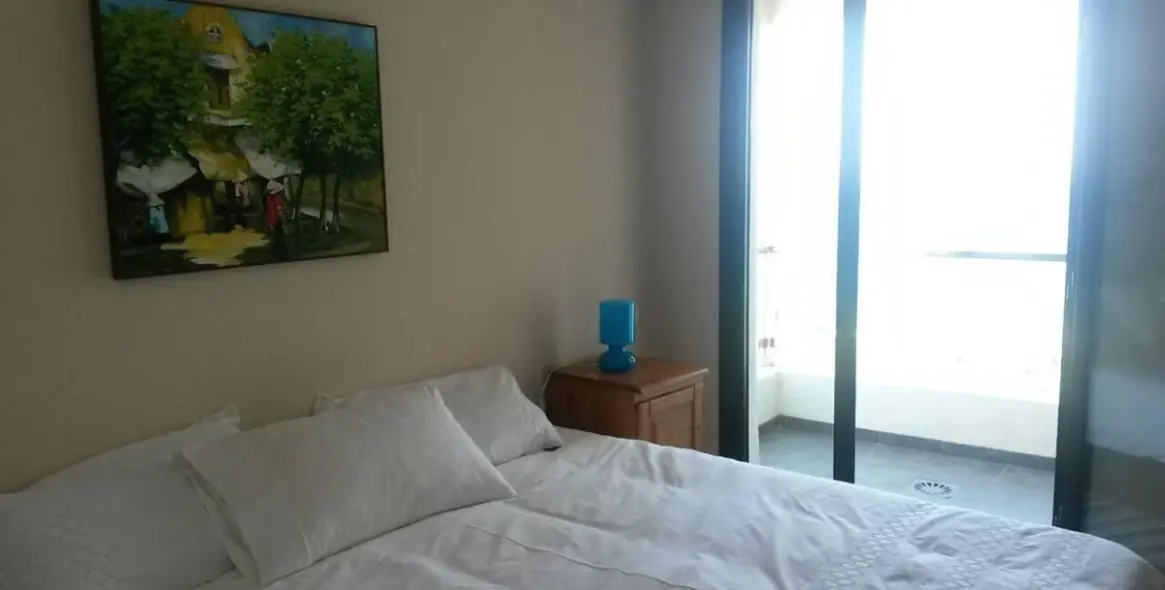 Sale of middle floor apartment in Estepona 10