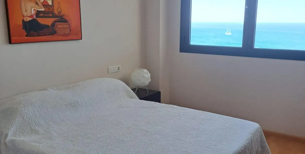 Sale of middle floor apartment in Estepona 11