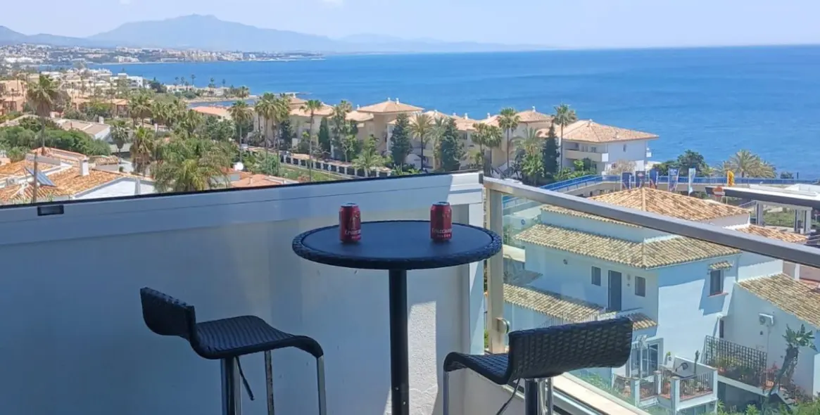 Sale of middle floor apartment in Estepona 14