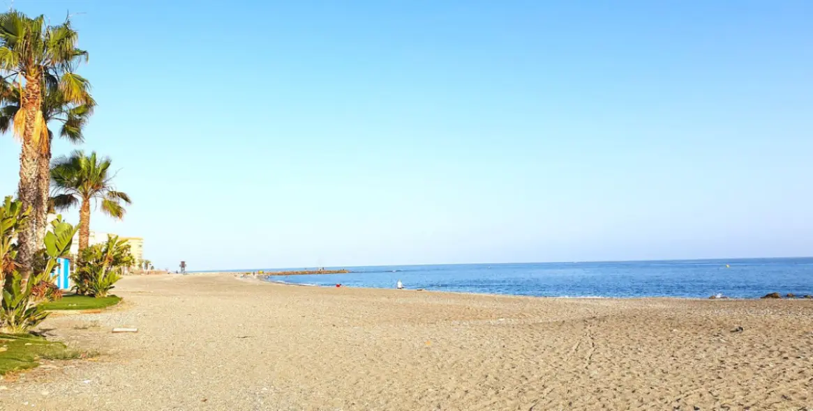 Продажа двухуровневых апартаментов в Algarrobo Costa 31
