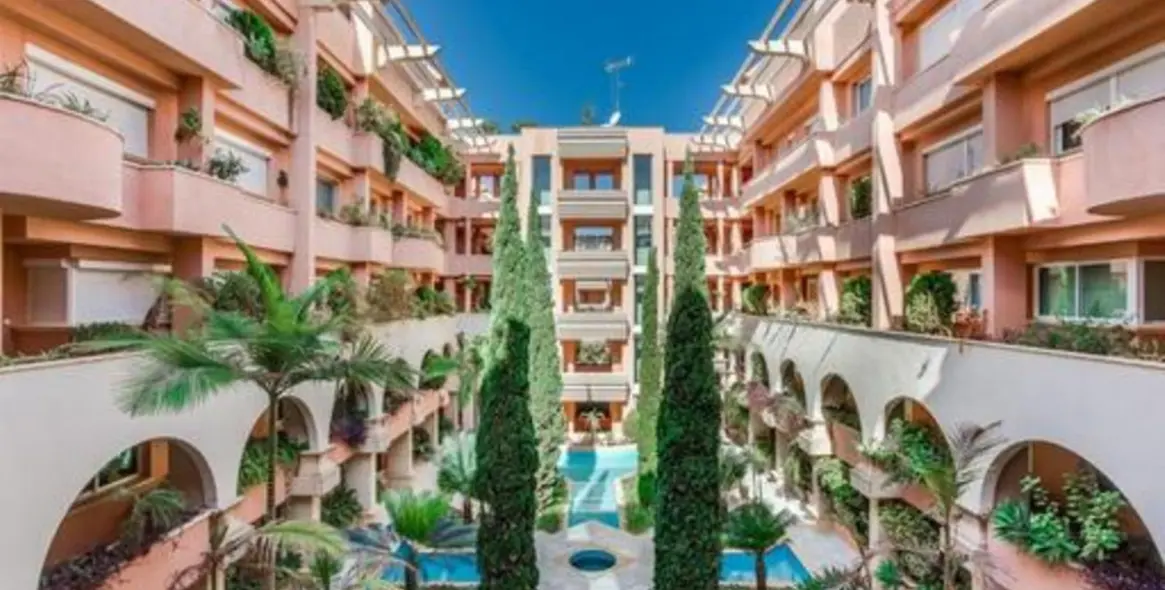 Long-term rent of office in Nueva Andalucía 1