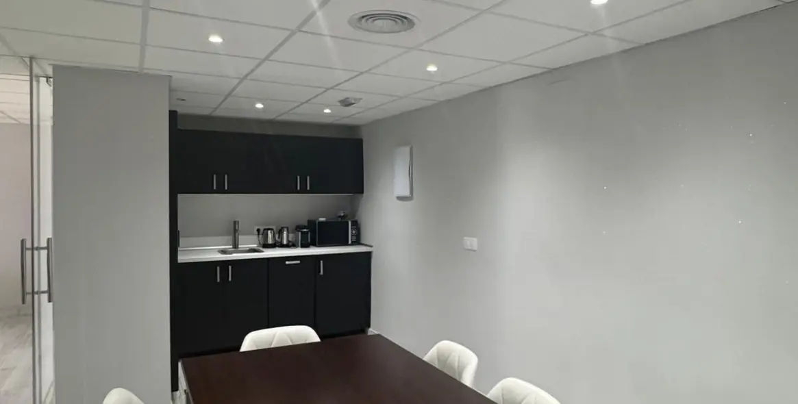 Long-term rent of office in Nueva Andalucía 9