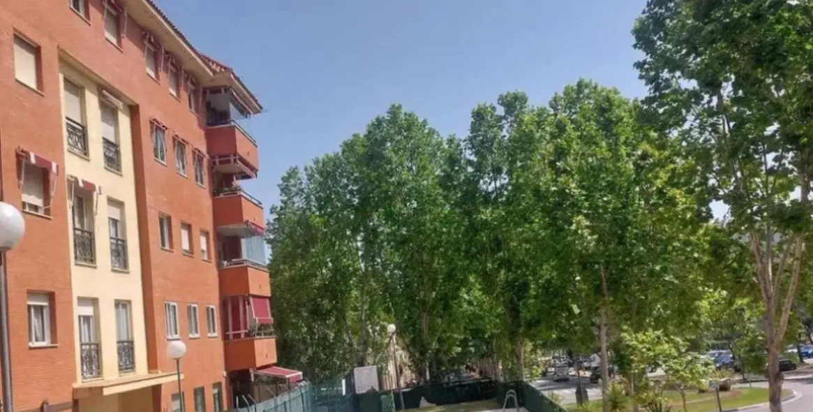 Sale of middle floor apartment in Marbella 1