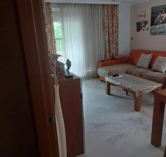Sale of middle floor apartment in Marbella