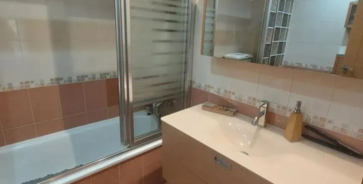 Sale of middle floor apartment in Marbella 12