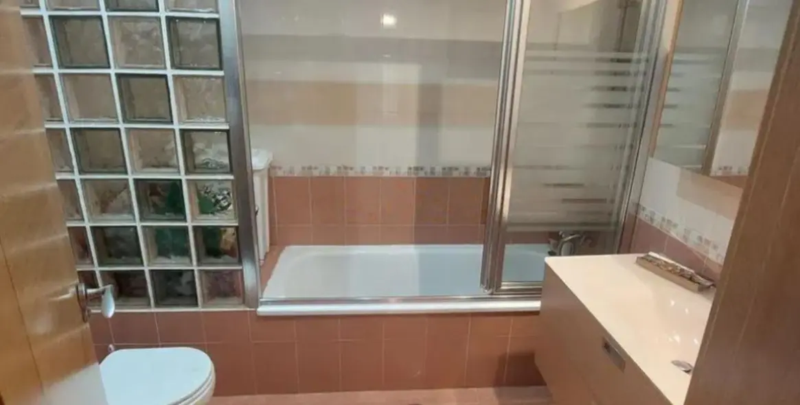 Sale of middle floor apartment in Marbella 20