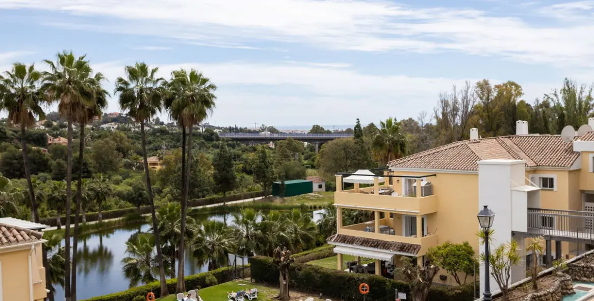 Sale of middle floor apartment in La Quinta 1