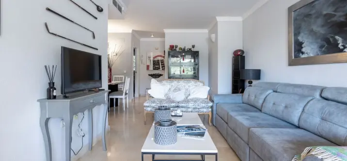 Sale of middle floor apartment in La Quinta 1