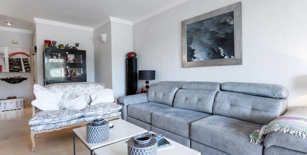 Sale of middle floor apartment in La Quinta 3