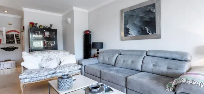 Sale of middle floor apartment in La Quinta 2