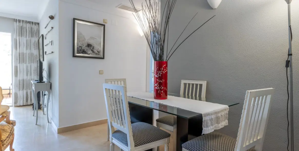 Sale of middle floor apartment in La Quinta 5