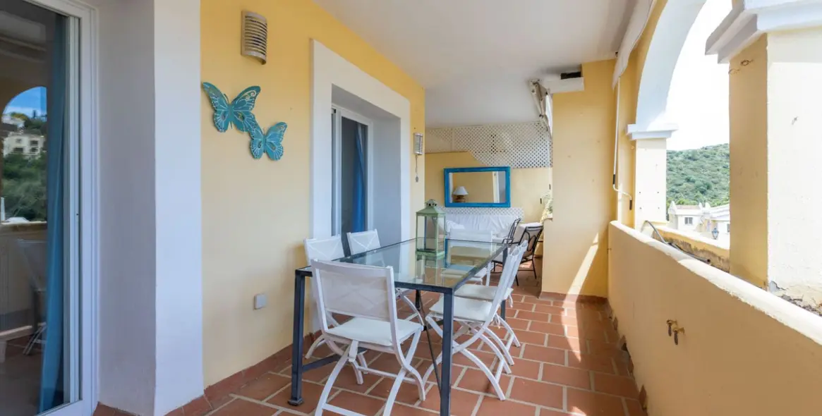 Sale of middle floor apartment in La Quinta 8