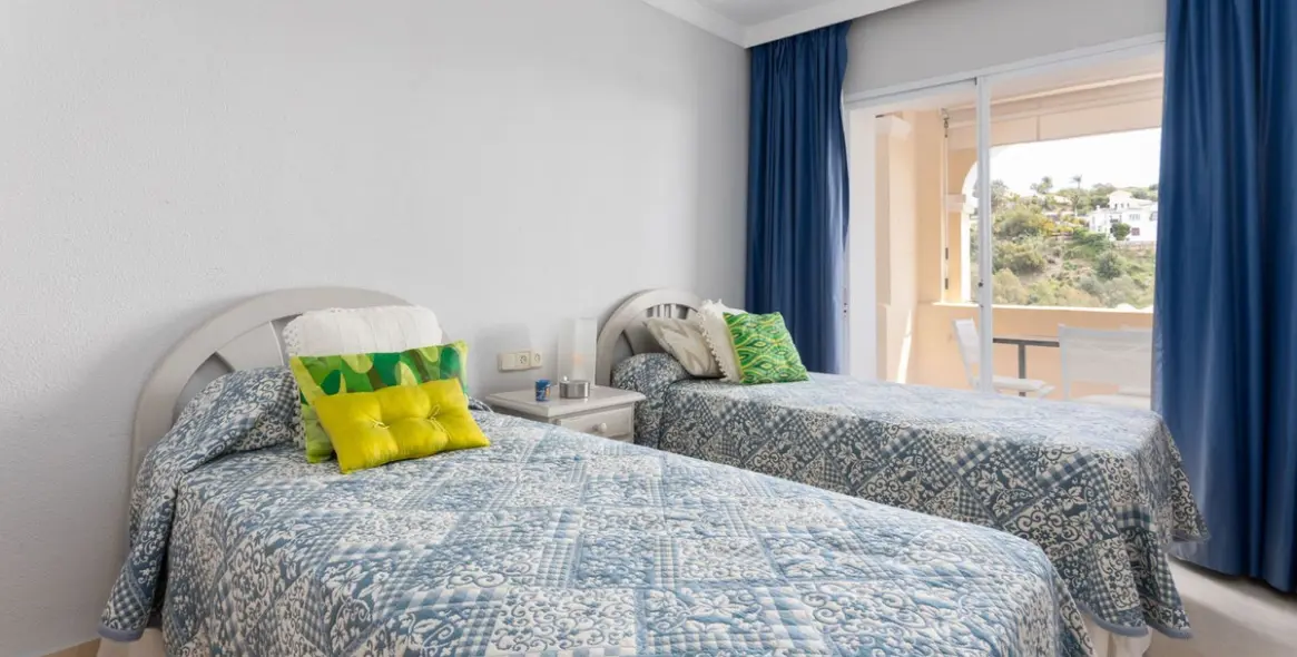 Sale of middle floor apartment in La Quinta 14