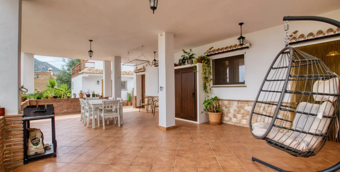 Sale of detached villa in South of spain 6