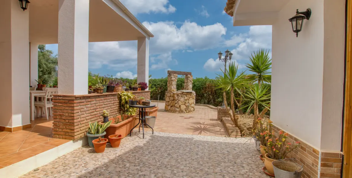 Sale of detached villa in South of spain 15