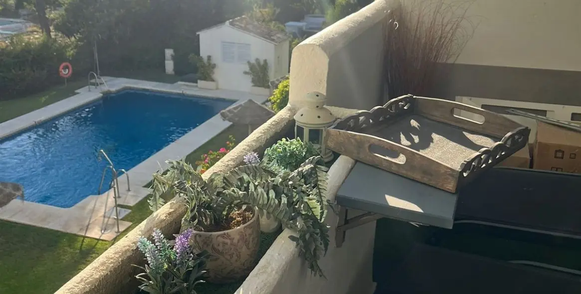 Sale of middle floor apartment in Marbella 3