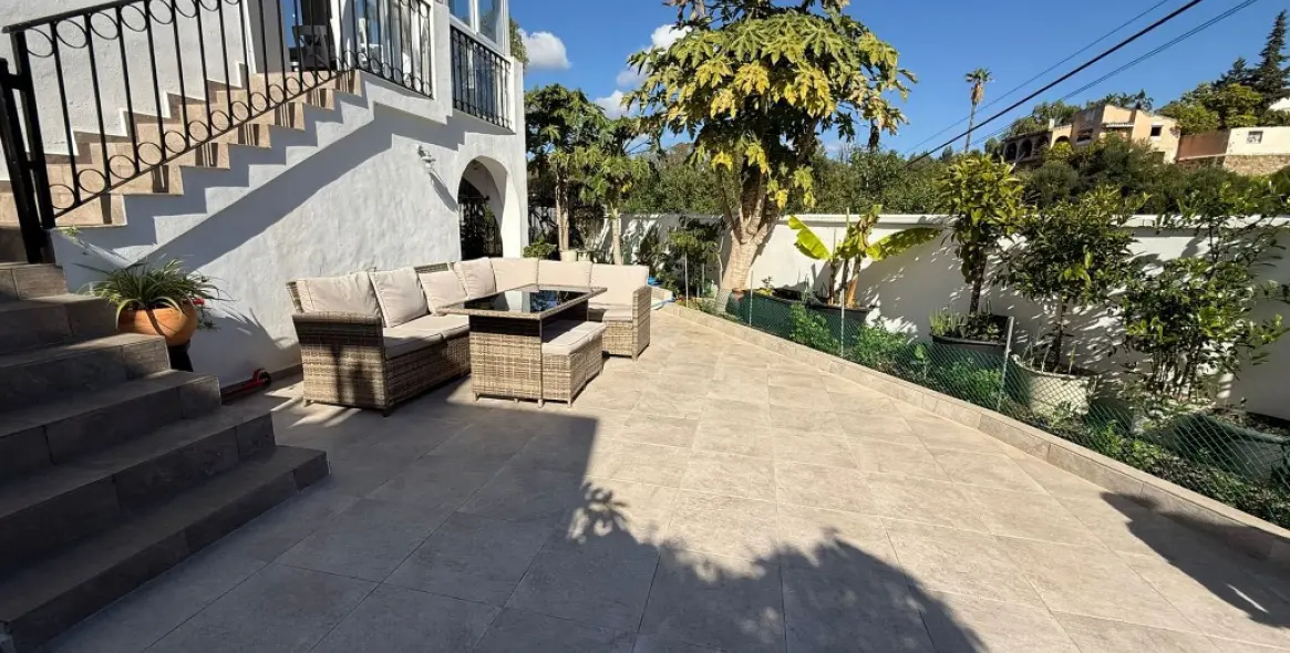 Sale of townhouse in Estepona 2