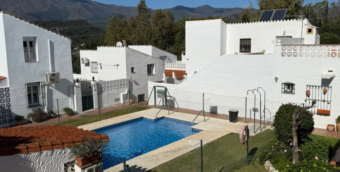 Sale of townhouse in Estepona 3