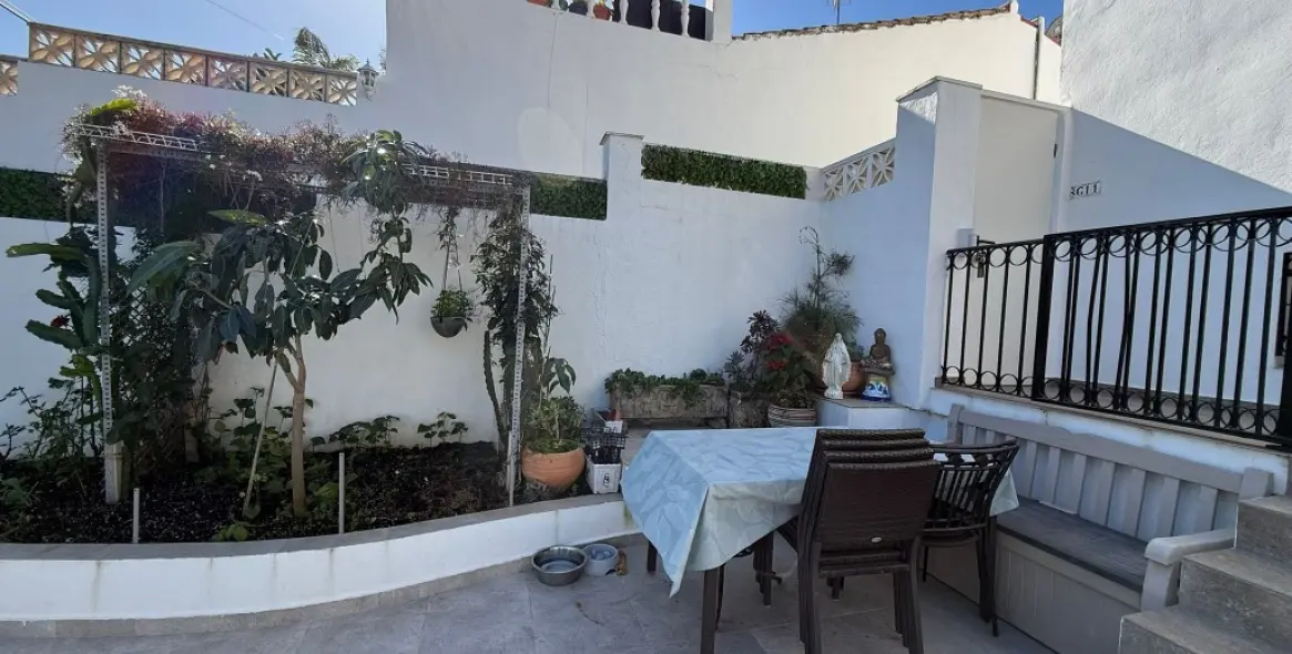 Продажа дома на две семьи в Estepona 6