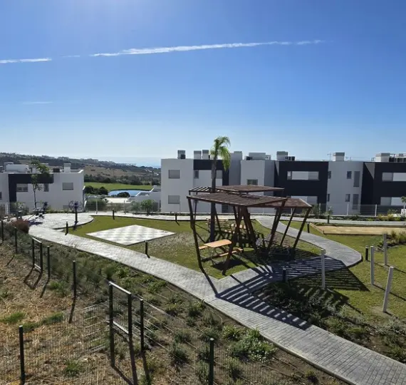 Sale of middle floor apartment in Valle Romano