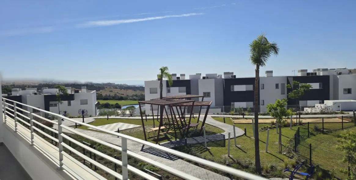 Sale of middle floor apartment in Valle Romano 2