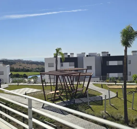 Sale of middle floor apartment in Valle Romano