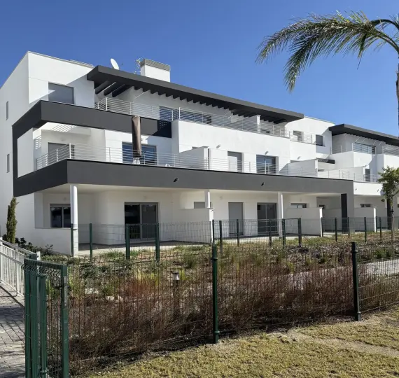 Sale of middle floor apartment in Valle Romano