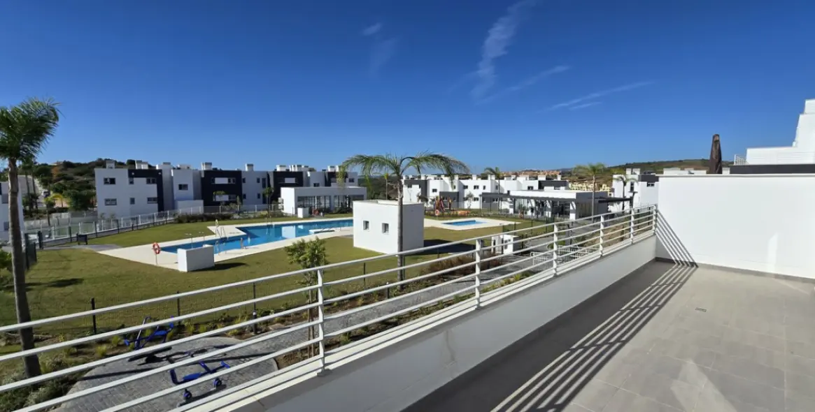 Sale of middle floor apartment in Valle Romano 5