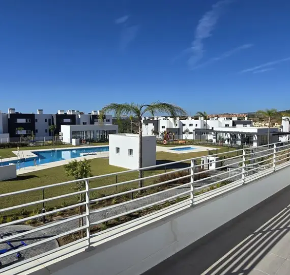 Sale of middle floor apartment in Valle Romano