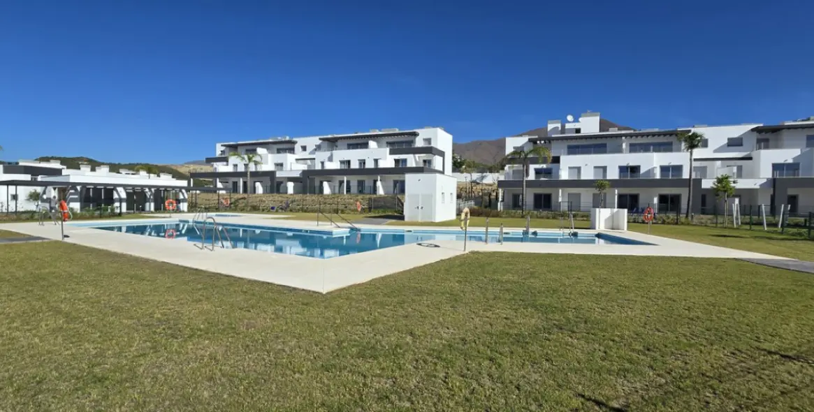 Sale of middle floor apartment in Valle Romano 6