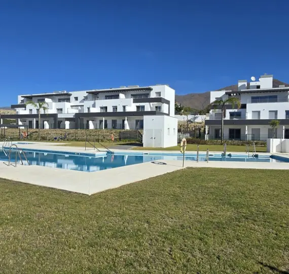 Sale of middle floor apartment in Valle Romano