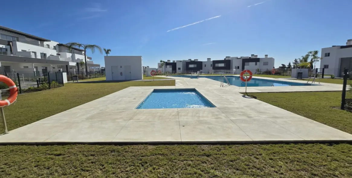 Sale of middle floor apartment in Valle Romano 8