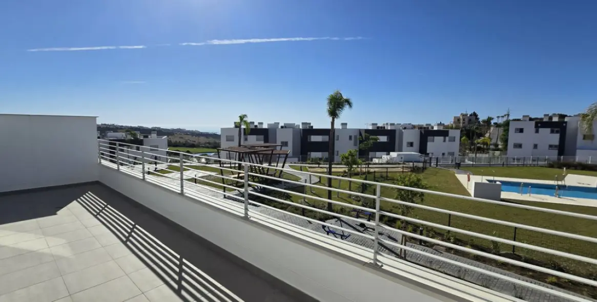 Sale of middle floor apartment in Valle Romano 10