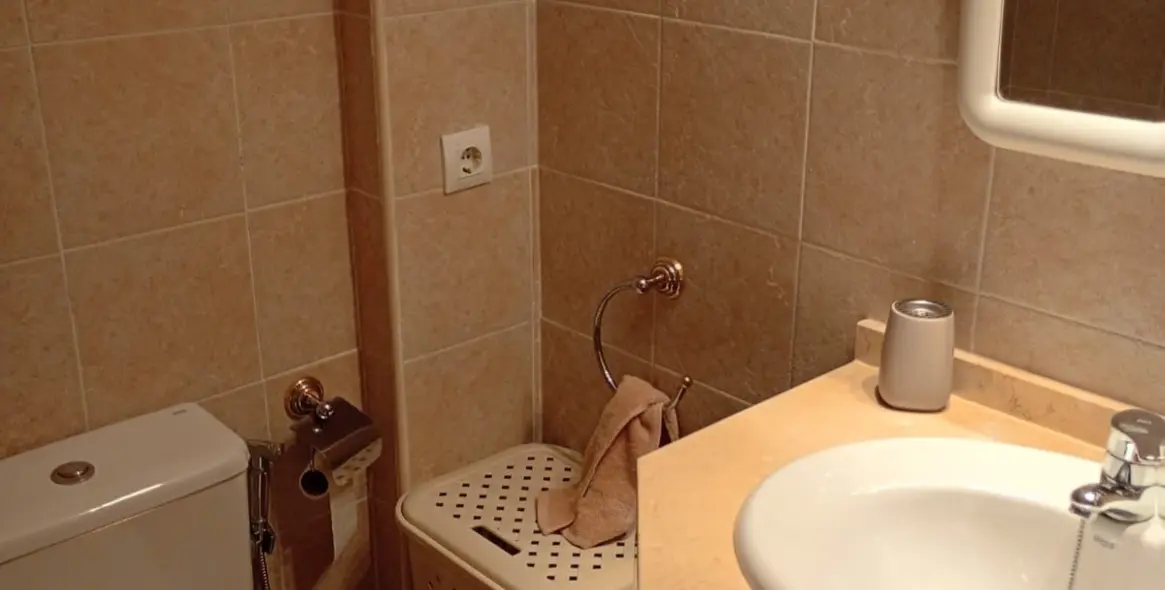 Sale of ground floor apartment in Estepona 11