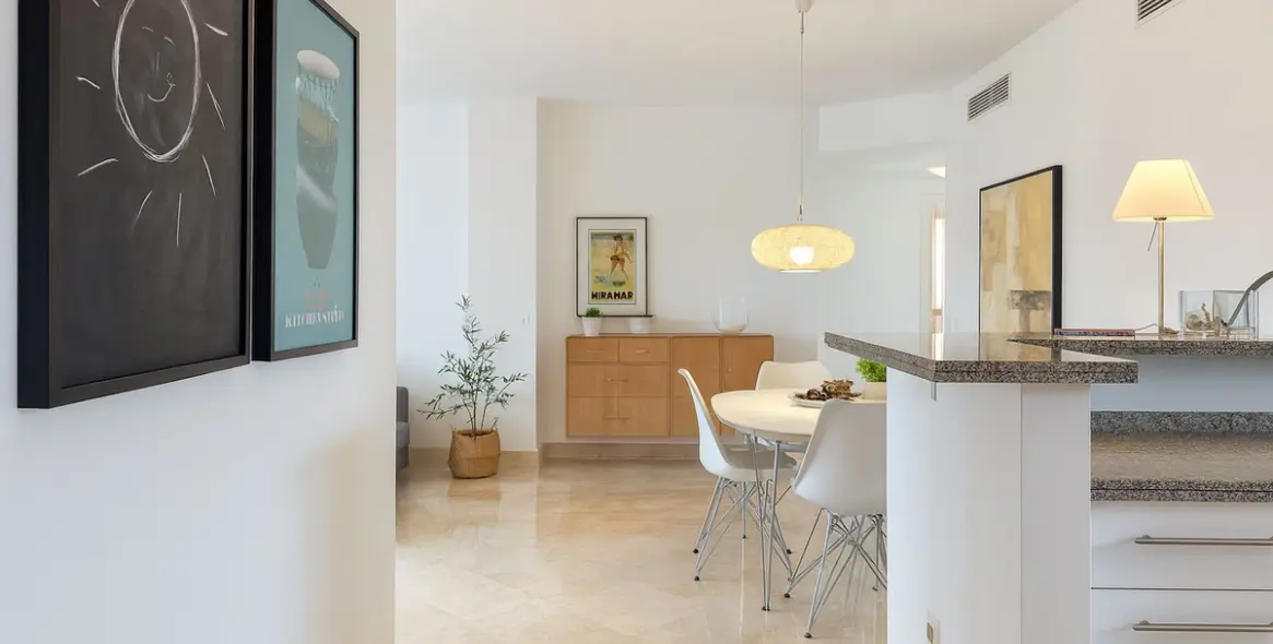 Sale of middle floor apartment in Cerros del Aguila 2