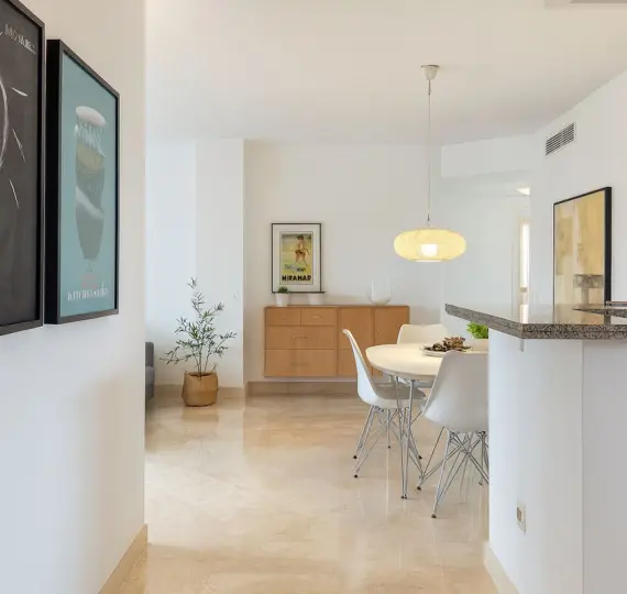 Продажа апартаментов на среднем этаже в Cerros del Aguila