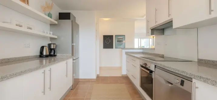 Продажа апартаментов на среднем этаже в Cerros del Aguila 2