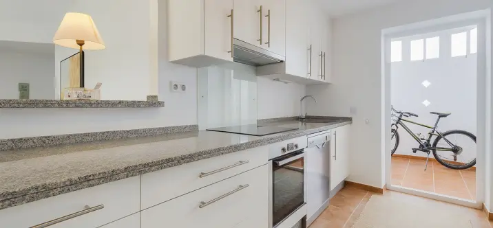 Продажа апартаментов на среднем этаже в Cerros del Aguila 3