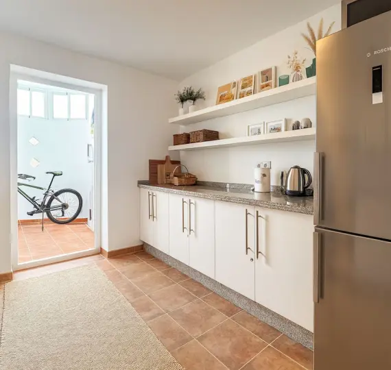 Продажа апартаментов на среднем этаже в Cerros del Aguila