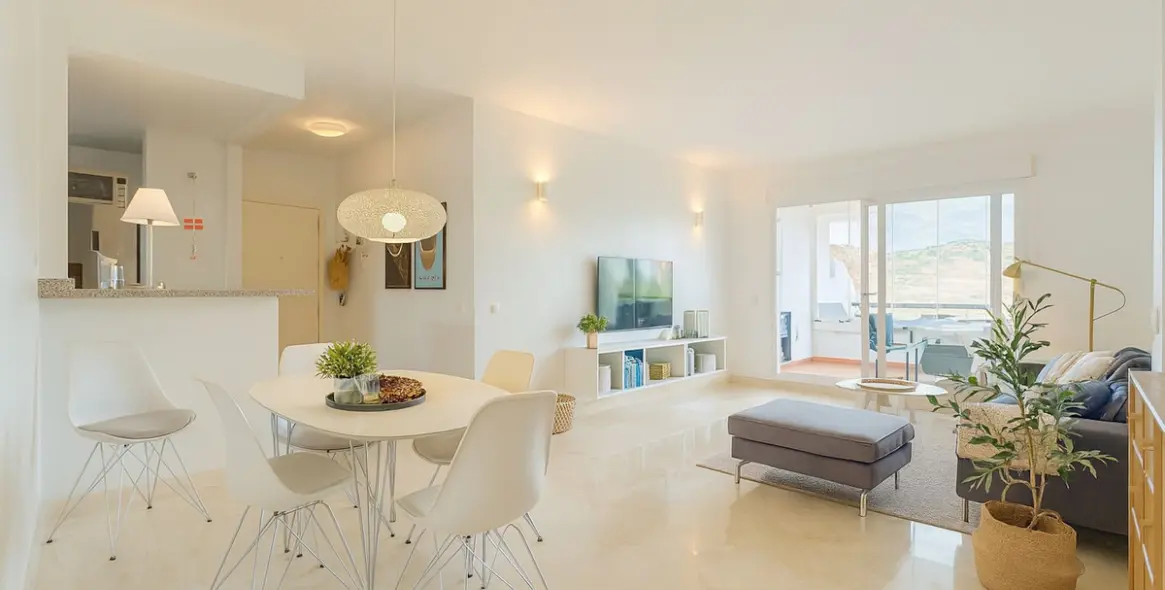 Sale of middle floor apartment in Cerros del Aguila 9