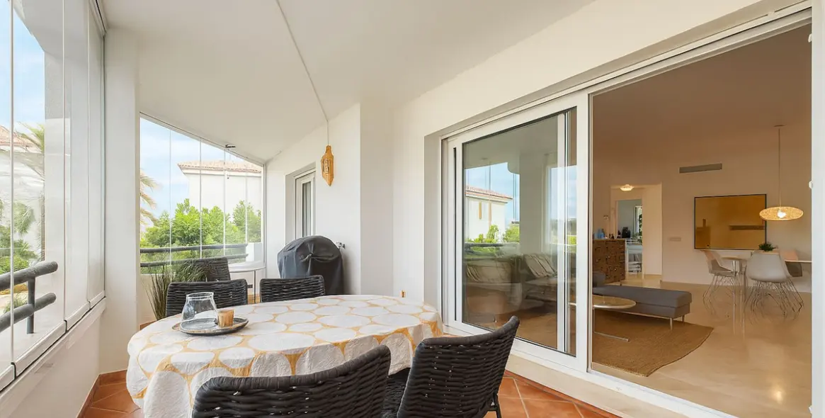 Sale of middle floor apartment in Cerros del Aguila 12