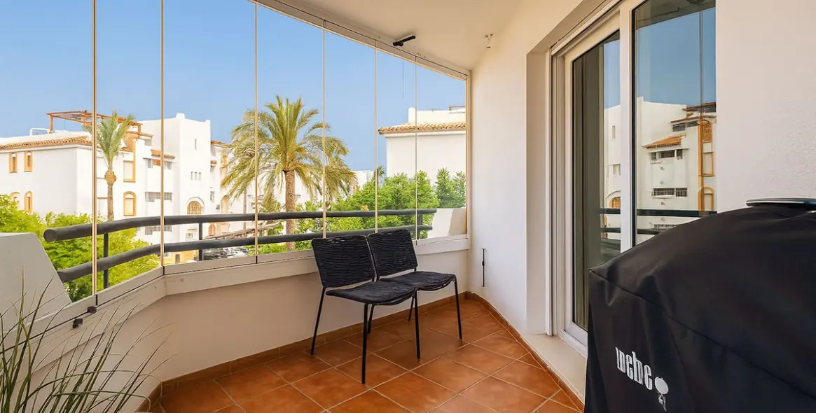 Sale of middle floor apartment in Cerros del Aguila 14