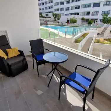 Venta de apartamento en planta media en Estepona