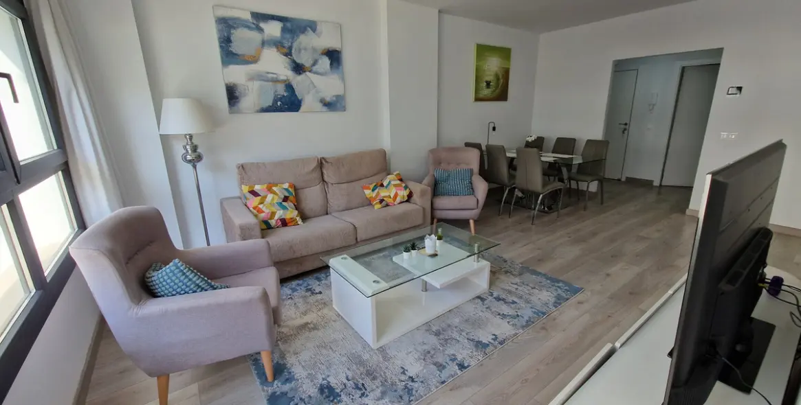 Sale of middle floor apartment in Estepona 3