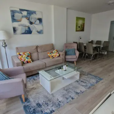 Venta de apartamento en planta media en Estepona